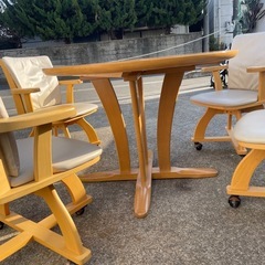 円卓ダイニングセットの画像