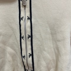 ANDRELUCIANO アンドレルチアーノ　ニットの画像