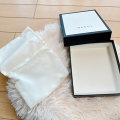 GUCCI 空箱　布袋の画像