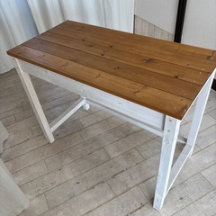 木製テーブル、デスクの画像