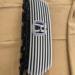 ヴェゼル　フロントグリルの画像