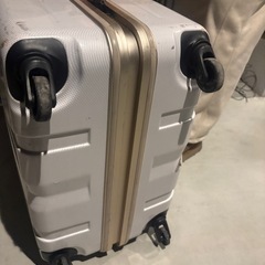 スーツケースの画像