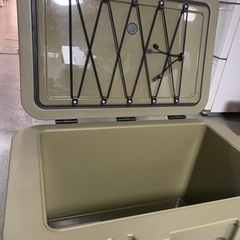 【ジモティー割】美品　HUGEL クーラーボックス　40リットル（ID1812）の画像