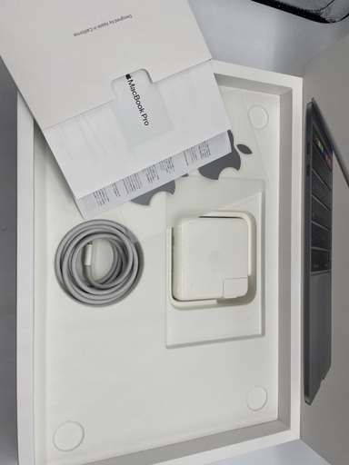 【トレファク足立扇店】MacBook Pro 2020 Apple A2251 ﾒﾓﾘ:32GB SSD:512GB 付属品完備 箱付