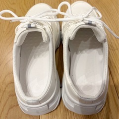 ２４cm 着用回数１回　　ＲＩＷＯＩＬＮＤ] かかとなしスニーカー レディース 白 スリッポン サンダル 歩きやすい レースアップ 4.5cmヒール 厚底 履きやすい 軽便 クッション性 普段着 CYF254の画像