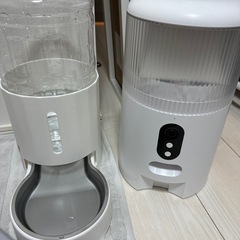 ペット用 自動餌やり器・水の画像