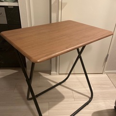 折りたたみ式ミニテーブルの画像