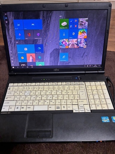 パソコン LIFE BOOK A561/D