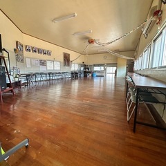 木製テーブル　折りたたみ椅子一式　譲りますの画像