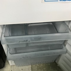ジャングルジャングル貝塚店　冷蔵庫　ツインバード　2ドア　白　ホワイト　一人暮らし　110L  2段引き出し式　ファン式　白熱ランプ　2019年製　中古　貝塚市　二色浜の画像