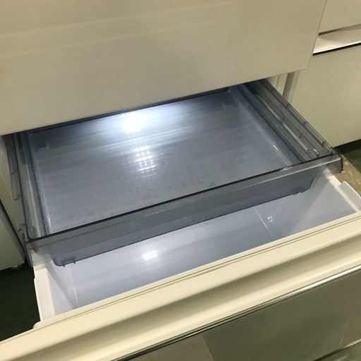 ジャングルジャングル貝塚店　冷蔵庫　アクア　白　ホワイト　右開き　4ドア　ツインLED野菜室　ガラスドア　ノンフロン　HCS-Cフィア