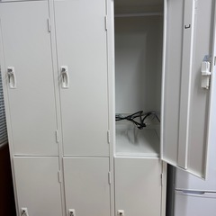 鍵付きロッカーの画像