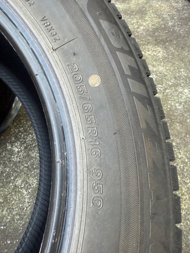 2023年製造ブリヂストンスタッドレス ブリザックVRX3 205/65R16
