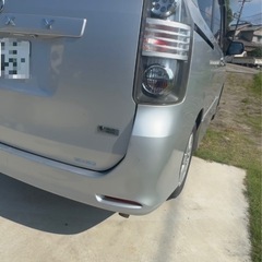 ヴォクシーの画像