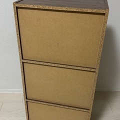 木製の収納棚の画像