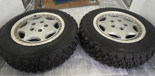 【冬に超オススメ‼️】フルピン　スパイクタイヤ　ホイール付き　15インチ