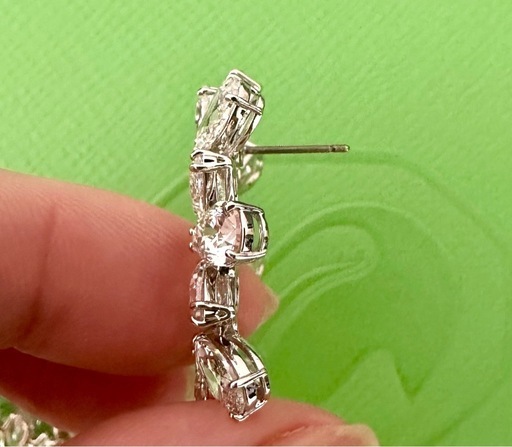 SWAROVSKI ピアス