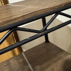 棚板付きスチールラックの画像