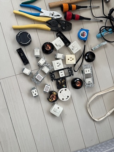 電気科 実習用工具箱一式＋コンセント・スイッチ多数