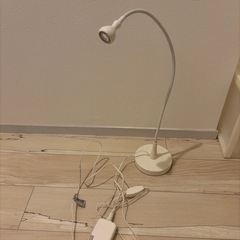 読書ランプ　IKEAの画像