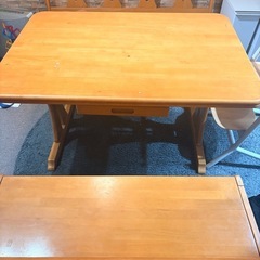 【2/11処分予定
】ダイニングテーブル＋長ベンチ2脚セットの画像