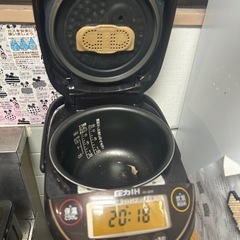 炊飯器の画像