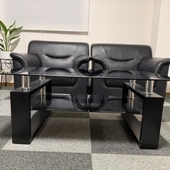 ガラスローテーブルの画像