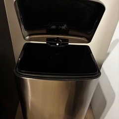 ゴミ箱の画像