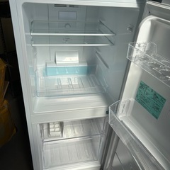 ♦︎①23年製 121L 冷蔵庫の画像