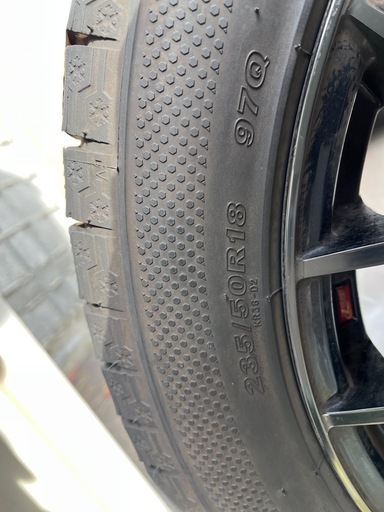 スタッドレスタイヤ　　235/50/R18　アルファード30系