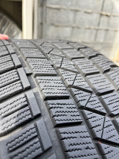 スタッドレスタイヤ　　235/50/R18　アルファード30系