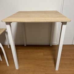 【お譲り先決まりました】二人用ダイニングテーブル/机椅子セットの画像