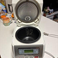 炊飯器の画像