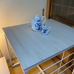 ニトリダイニングテーブルと椅子の画像