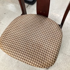 坂2602-126 カリモク オールド ダイニングチェア ② チェック キズ汚れ色あせ有りの画像