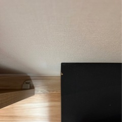 テレビとテレビボードの画像