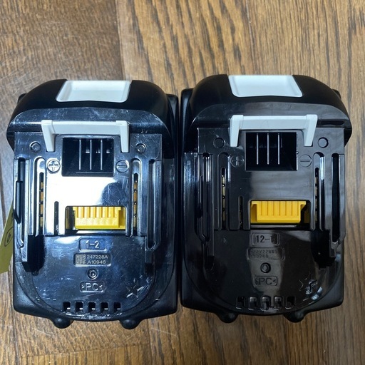 w-7　チェッカー表示有り　充電回数6回8回　マキタ 18V バッテリー　BL1860B 2個セット