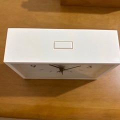 無印良品｜駅の時計・アラームクロック・アイボリーの画像