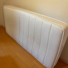 ソファ、ニトリマットレスの画像