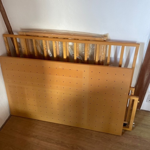 中古品木製ベビーベッドキャスター付き