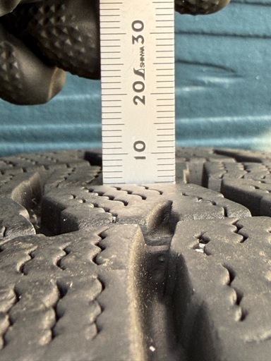 スタッドレスタイヤ （175/65R15）