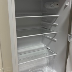 シンプル冷蔵庫の画像