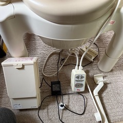 アロン化成 安寿 ポータブルトイレ オプション電気暖房便座 電気脱臭器 付属の画像