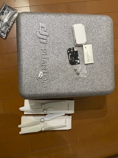 DJIドローン phantom4pro ATTIモードも可能、講習用や練習にも！コントローラHDMI出力できる改良パーツ付き　ケース他おまけ付き