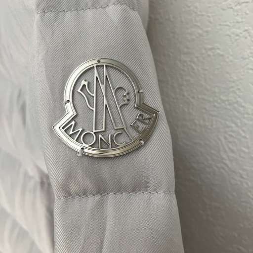超プレミアム❗️シルク100 %❗️ 極美品MONCLER ホワイトダウンジャケット