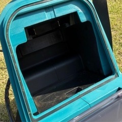 マキタの充電式噴霧器(18V_MUS054Dバッテリー含まず)の画像