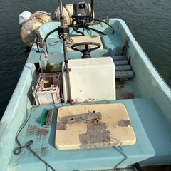 小型船、手漕ぎボート、係留場所の画像