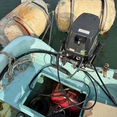 小型船、手漕ぎボート、係留場所の画像