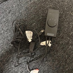 縦型604545ケージ、隠れ家二つ、60センチ水槽、レプタイルボックス、保温シーツ、ソケット、保温ライト、温度調節機、ペットシーツ二百枚、プラスチックケージ、の画像