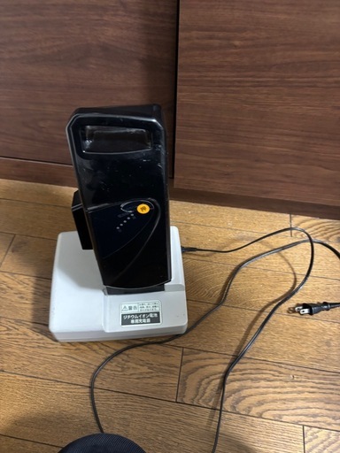 電動自転車　バッテリーと充電器